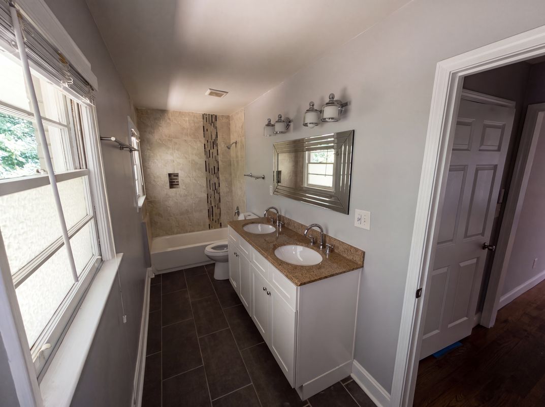 Photo 9 of 26 of 2336 Nesbitt Dr NE, Brookhaven, GA