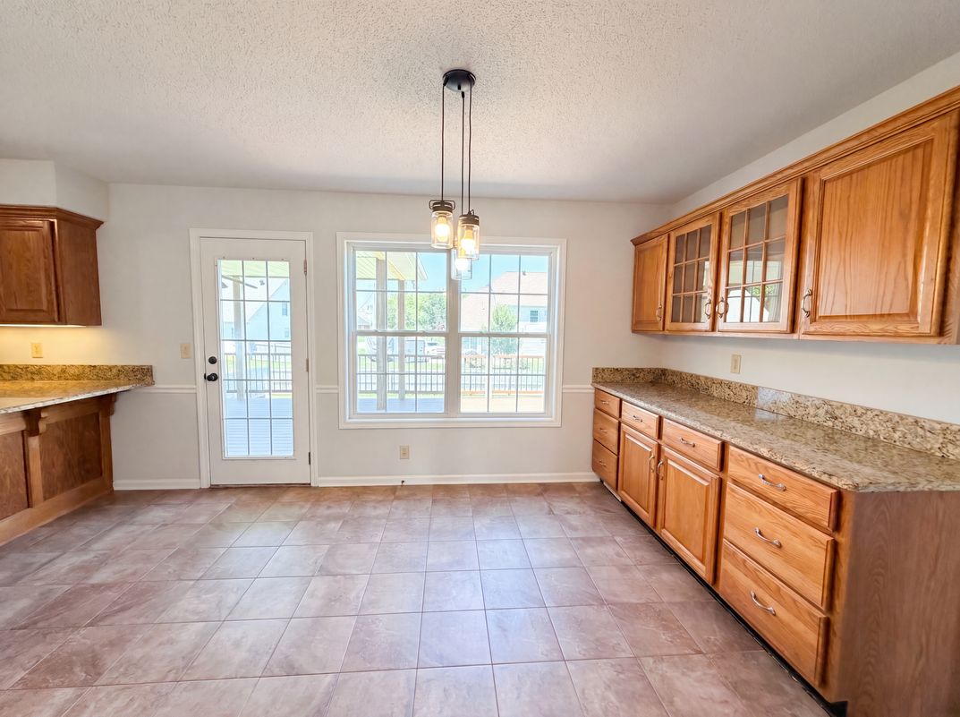 Photo 7 of 24 of 1117 Thornberry Dr, Clarksville, TN