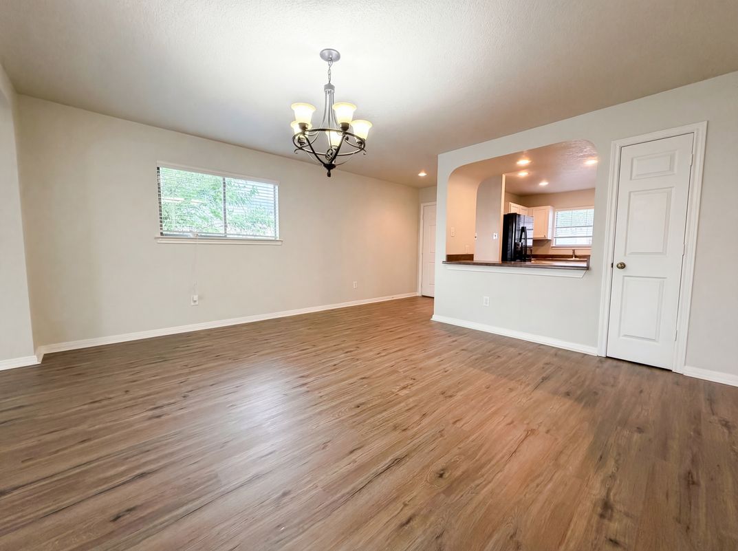 Photo 9 of 17 of 5708 Maxfli Dr, Schertz, TX