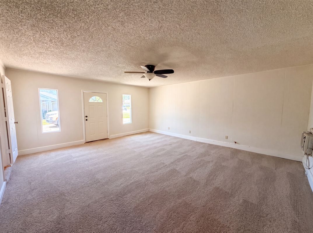 Photo 6 of 18 of 414 Meadowhill Dr, Garland, TX