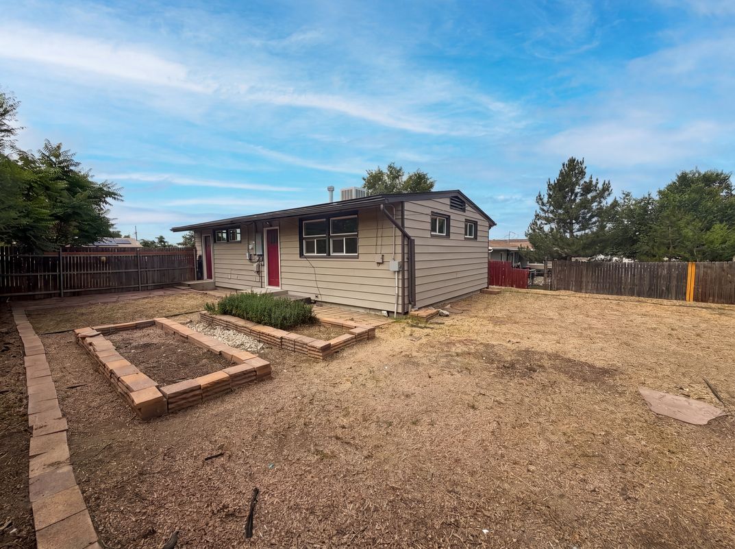 Photo 5 of 18 of 541 Del Norte St, Denver, CO
