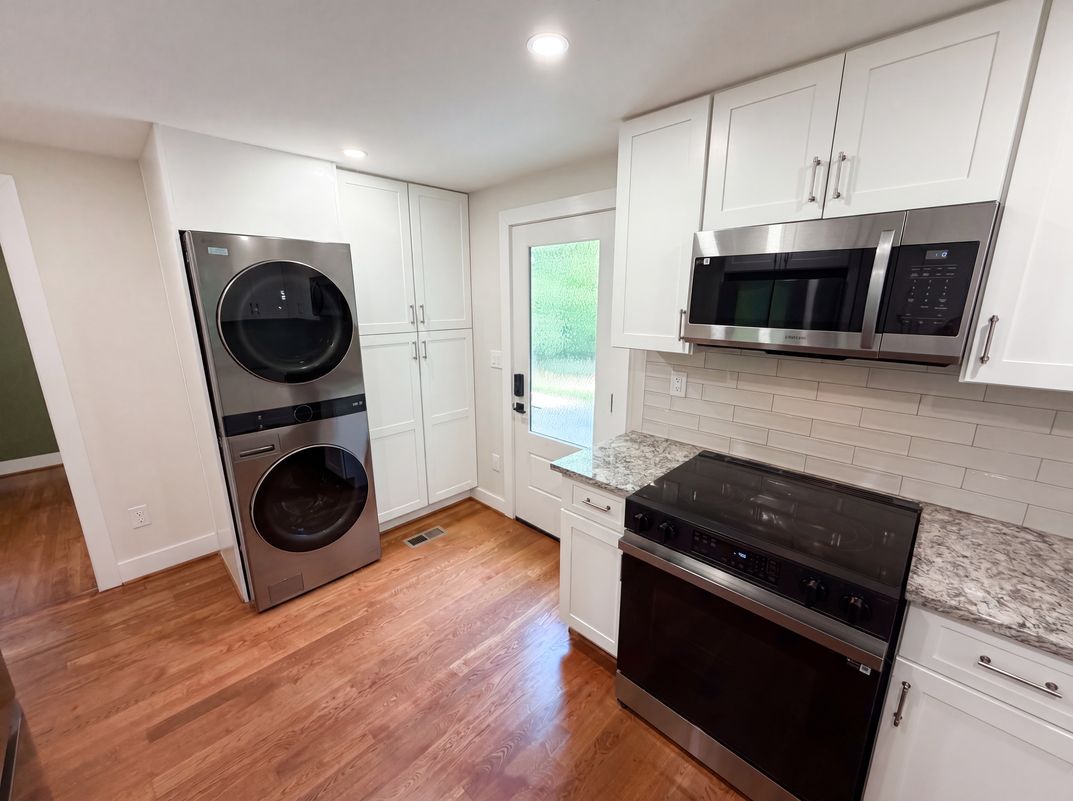 Photo 9 of 23 of 2320 Capehart Cir NE, Atlanta, GA