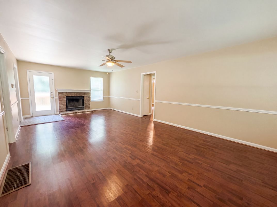 Photo 3 of 21 of 2813 Wood Dr NE, Center Point, AL