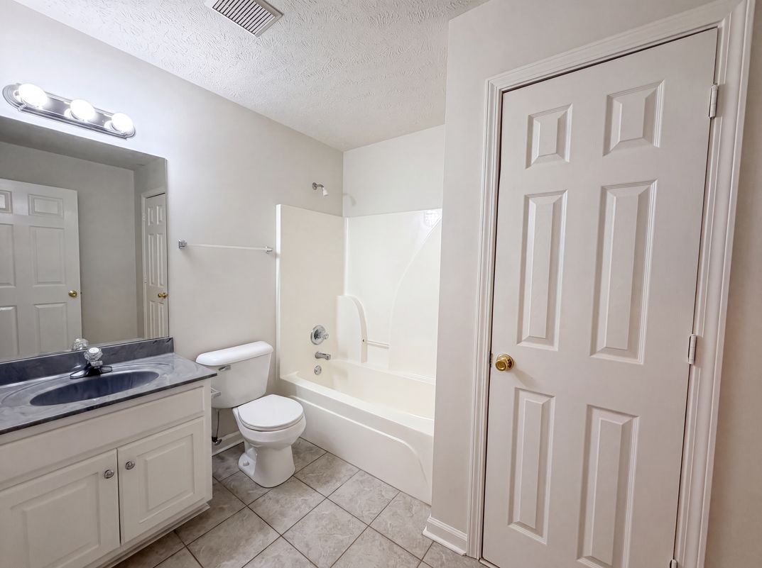 Photo 18 of 27 of 807 W Thompson Ln, Murfreesboro, TN