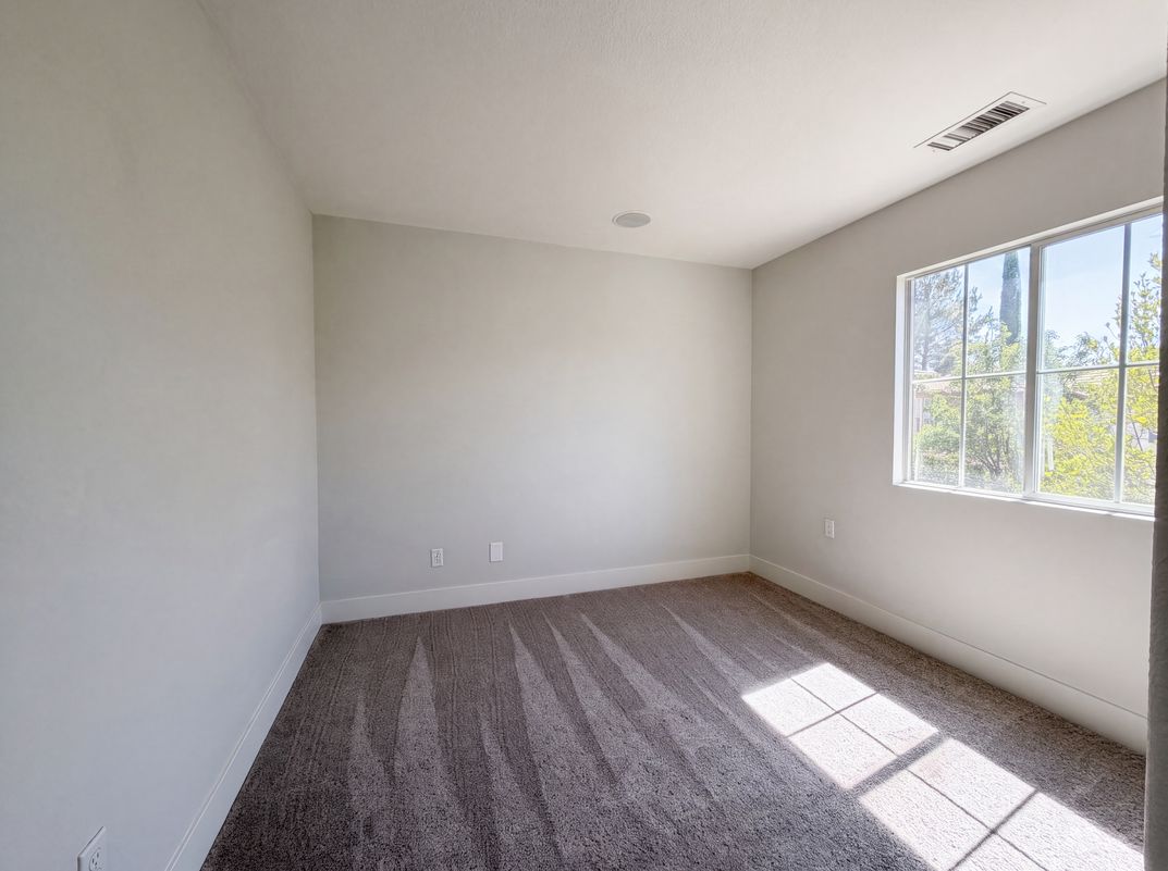 Photo 15 of 25 of 27920 Periwinkle Ln, Valencia, CA