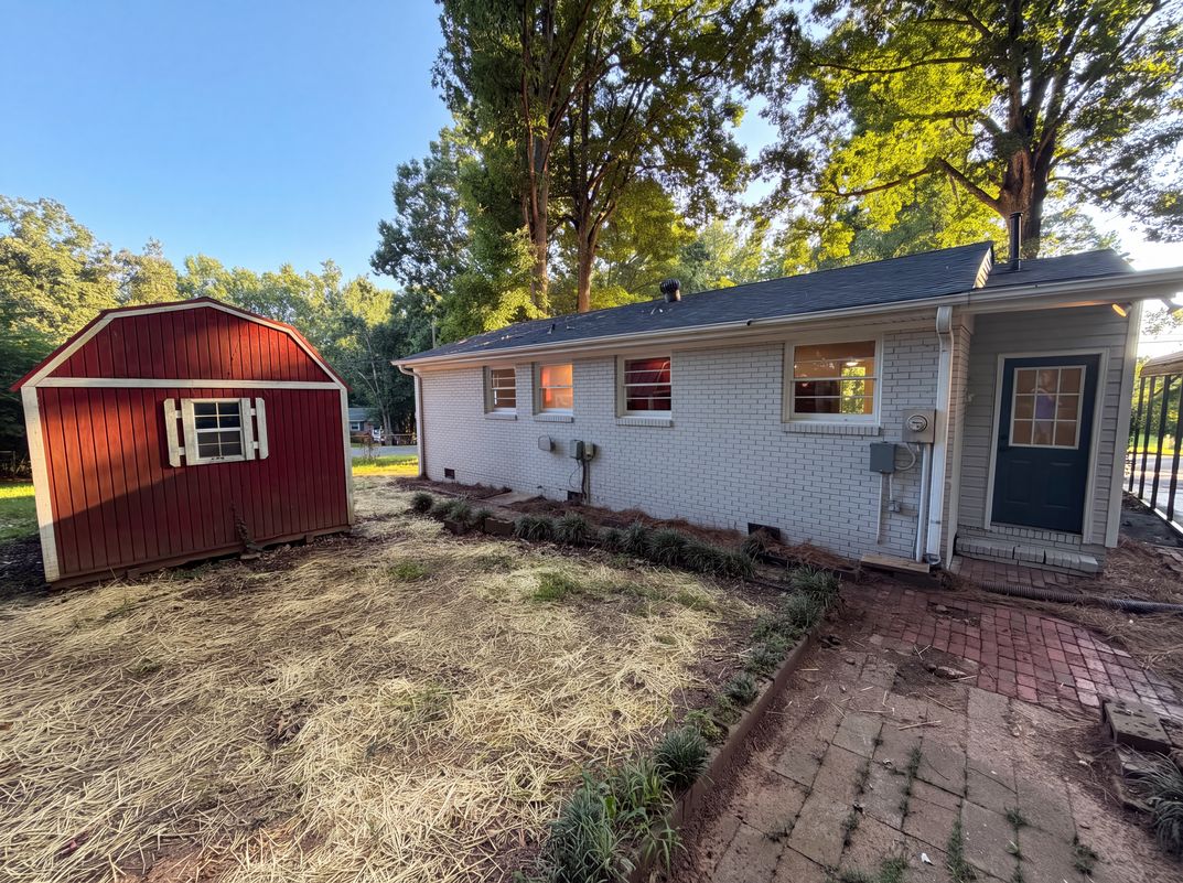 Photo 5 of 18 of 1933 Choyce Cir, Charlotte, NC