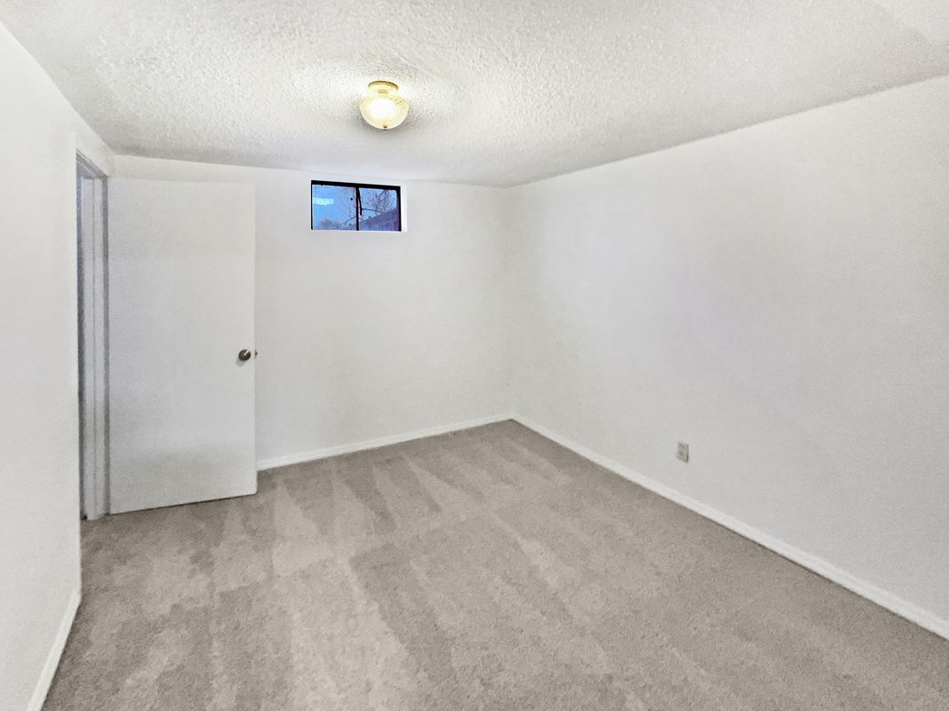 Photo 13 of 24 of 2127 Saranac Dr, Colorado Springs, CO