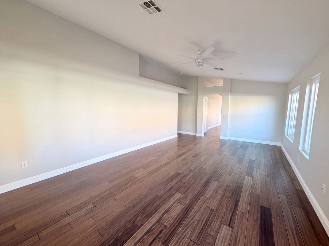 Photo 3 of 39 of 8032 Tailwind Ave, Las Vegas, NV