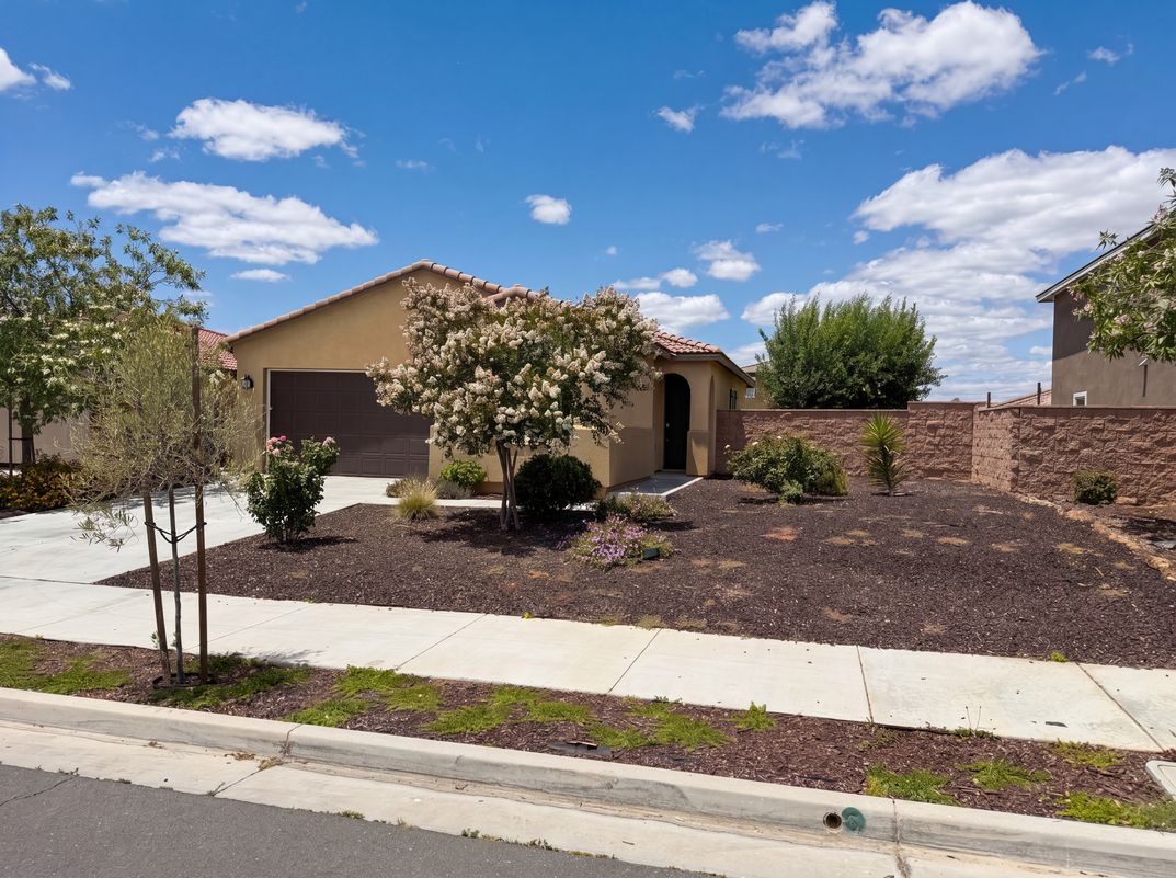 Photo 16 of 19 of 2460 Fernwood Ln, Perris, CA