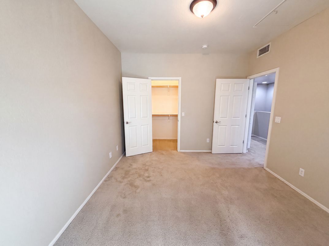 Photo 4 of 22 of 21655 N 36th Ave, Glendale, AZ
