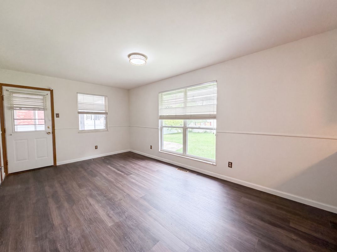 Photo 6 of 21 of 3679 Vago Ln, Florissant, MO