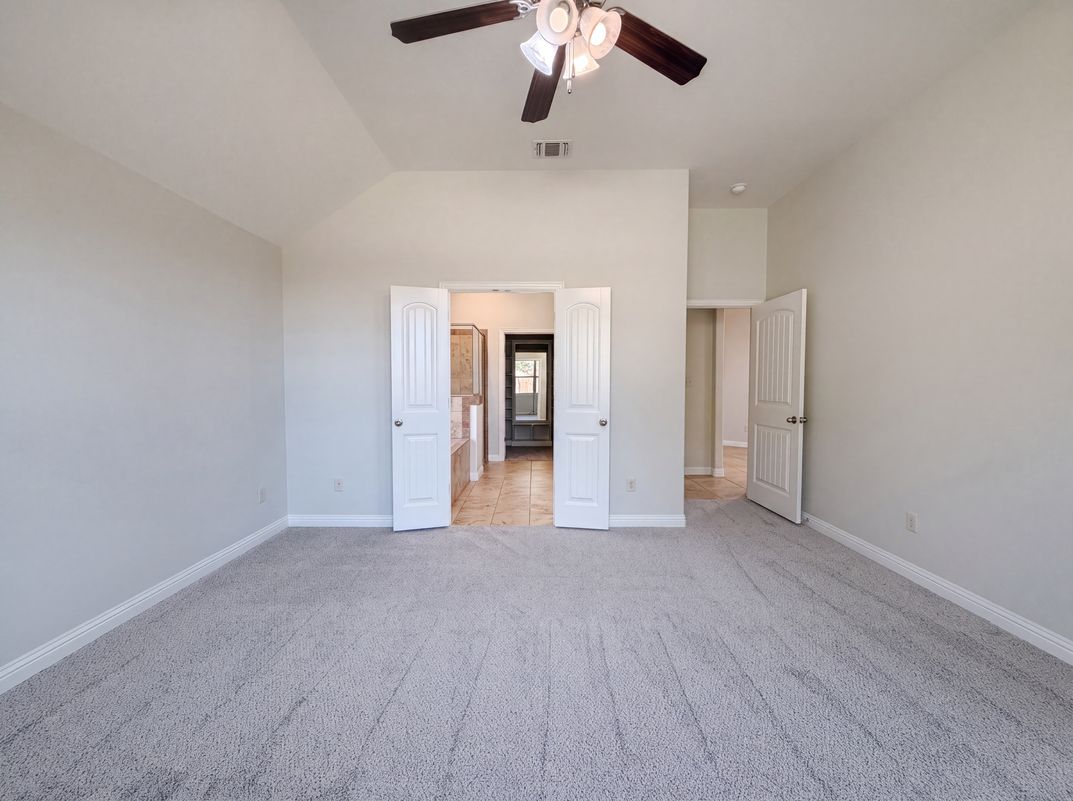Photo 4 of 19 of 120 Donna Cir, Granbury, TX