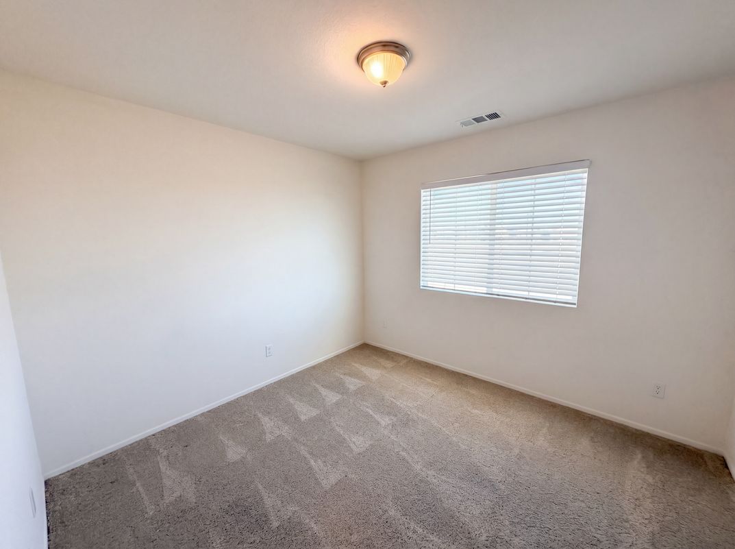 Photo 13 of 34 of 15110 Paseo Verde Pl, Victorville, CA