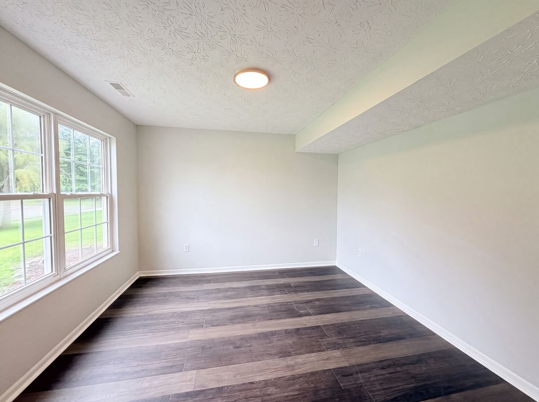 Photo 7 of 27 of 4213 Mallard Dr, Batavia, OH