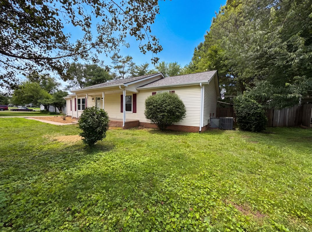 Photo 20 of 22 of 4023 Cavalier Dr, Murfreesboro, TN