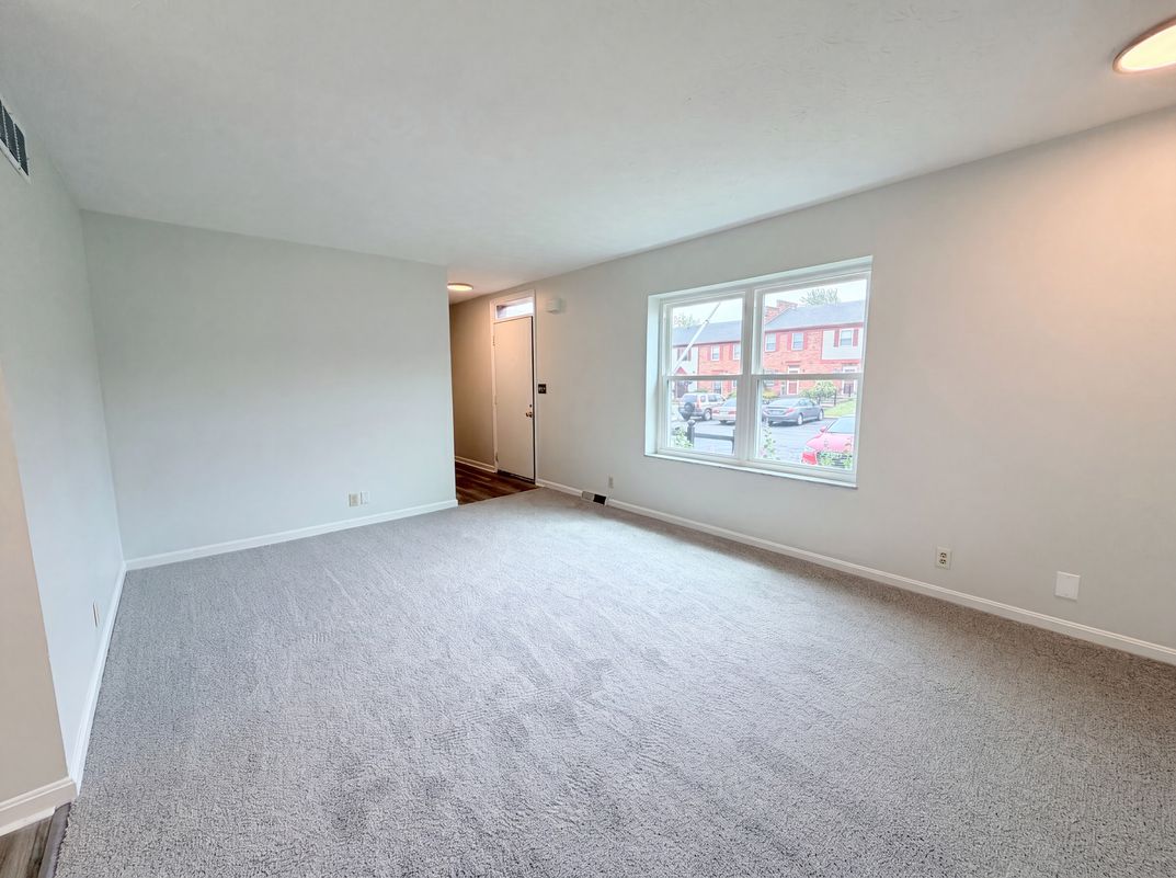 Photo 9 of 25 of 2 Tidewater Trce, Batavia, OH