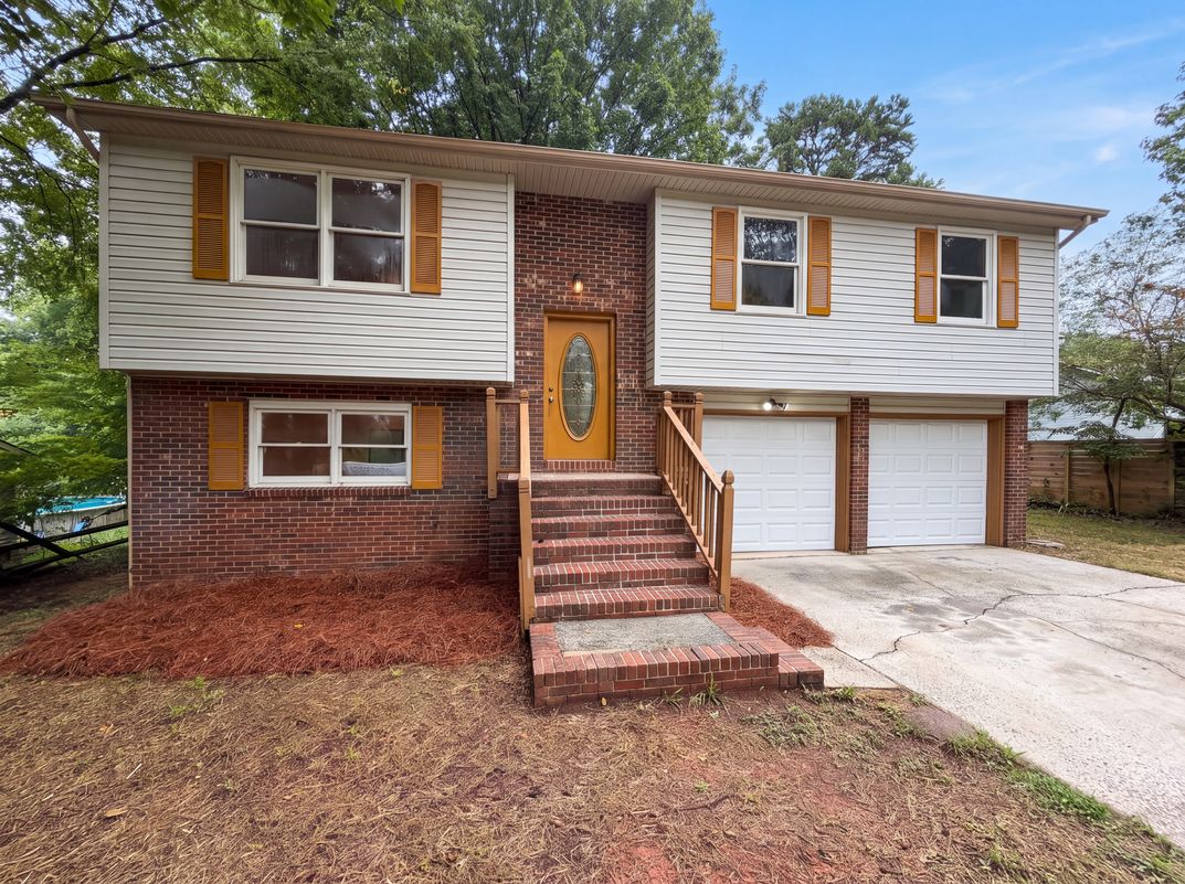 Photo 25 of 28 of 6409 Tivoli Ct, Charlotte, NC