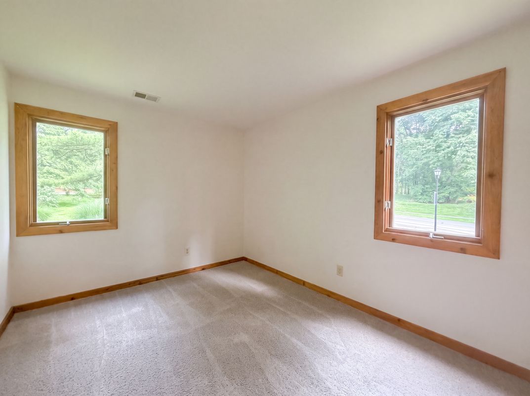 Photo 6 of 24 of 399 Hickory Ln, Westerville, OH