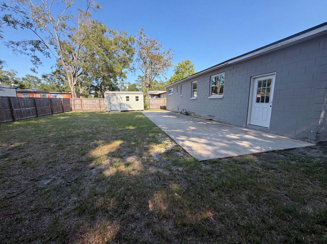 Photo 5 of 20 of 6543 Aires Rd, Jacksonville, FL