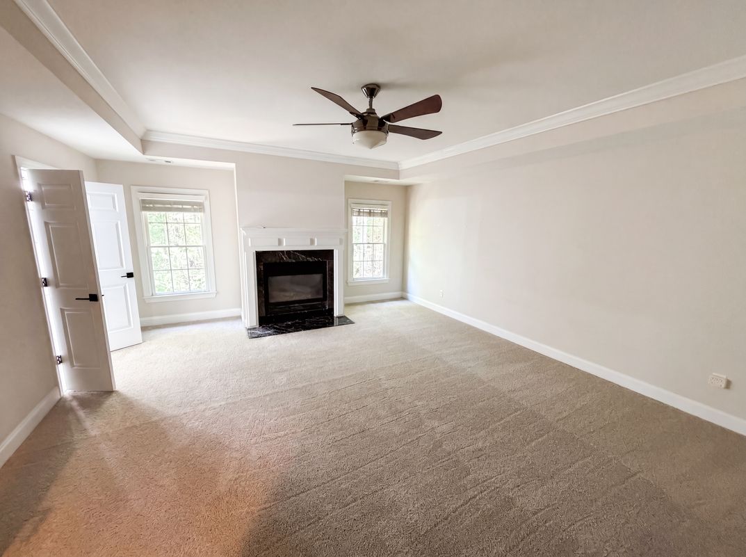 Photo 9 of 38 of 1231 Dunwoody Village Dr, Atlanta, GA