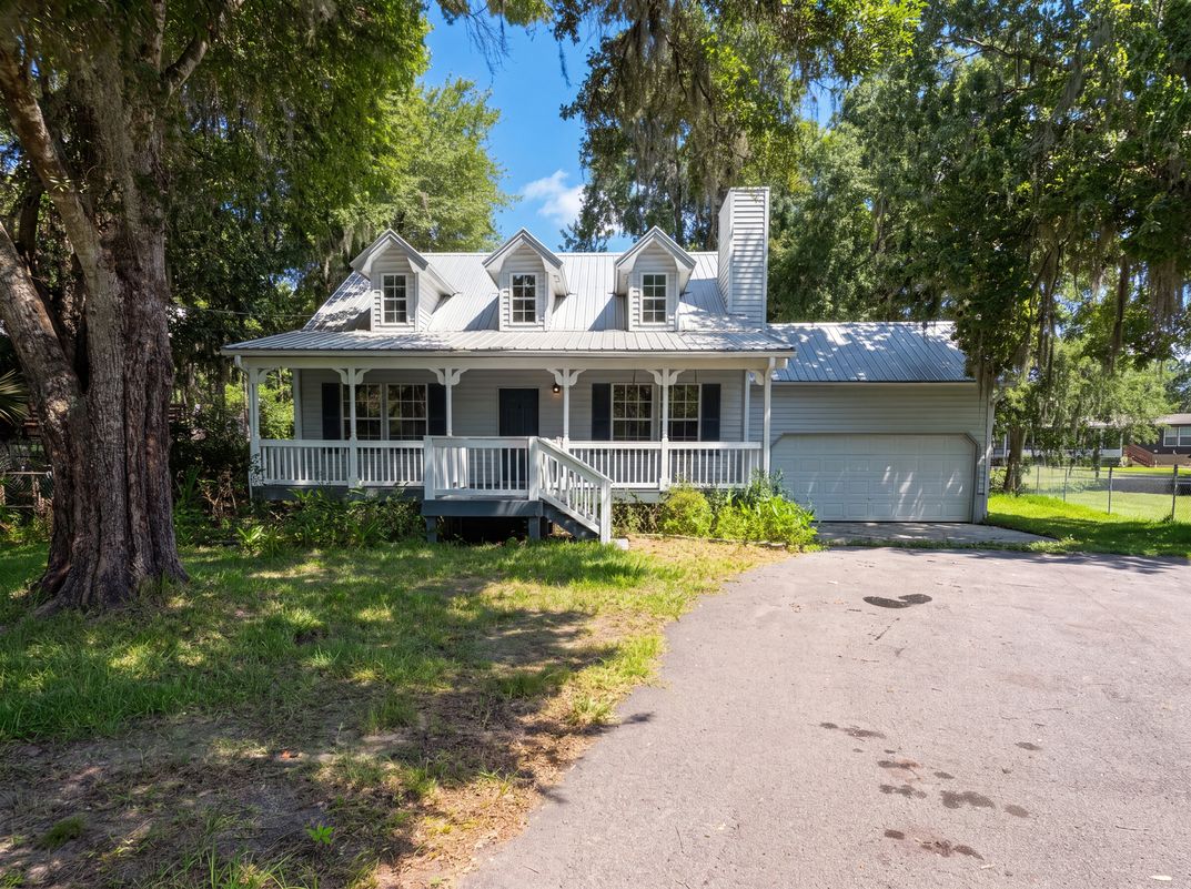 Property photo 1 of 321 Paradise Cir