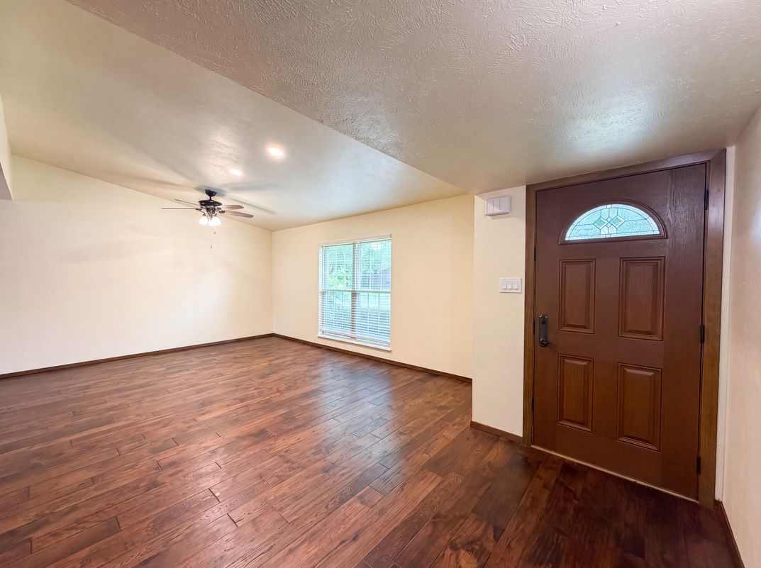 Photo 6 of 28 of 530 Shadowcrest Ln, Coppell, TX
