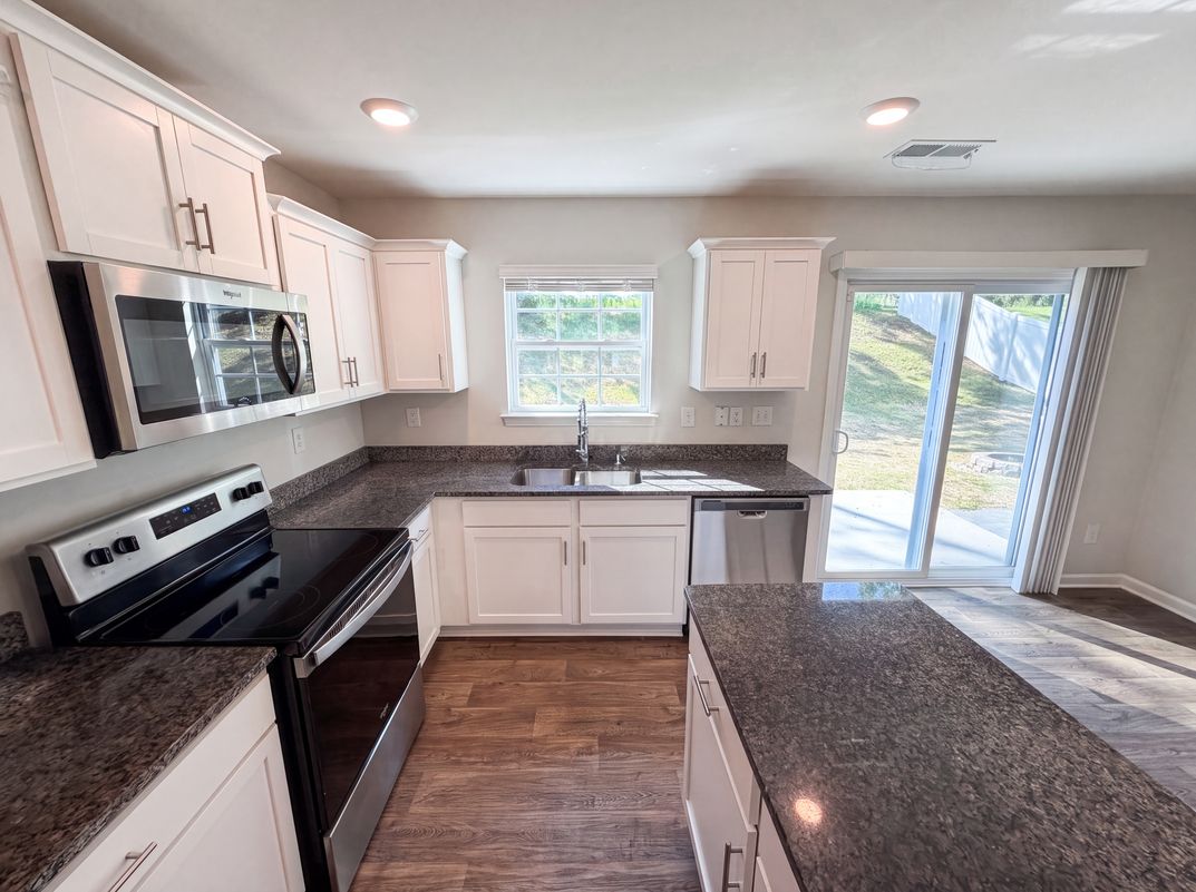 Photo 9 of 26 of 2014 Tarzi Ln, Charlotte, NC