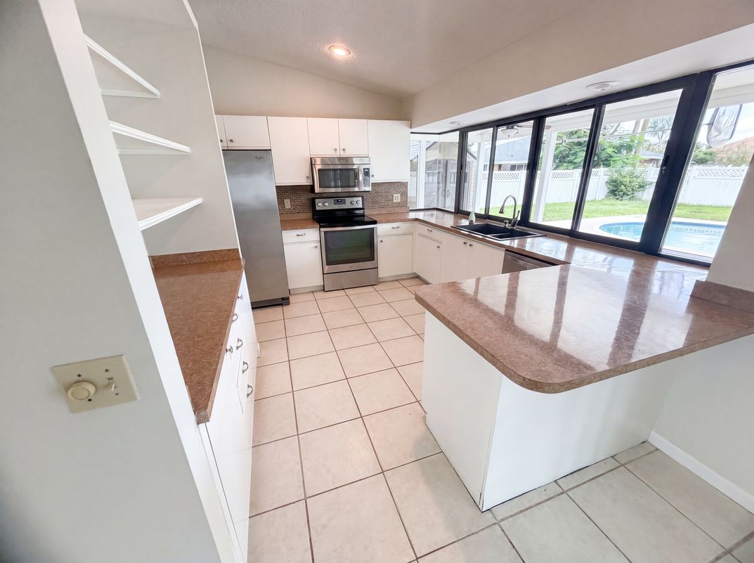 Photo 27 of 38 of 2305 SW Fern Cir, Port Saint Lucie, FL