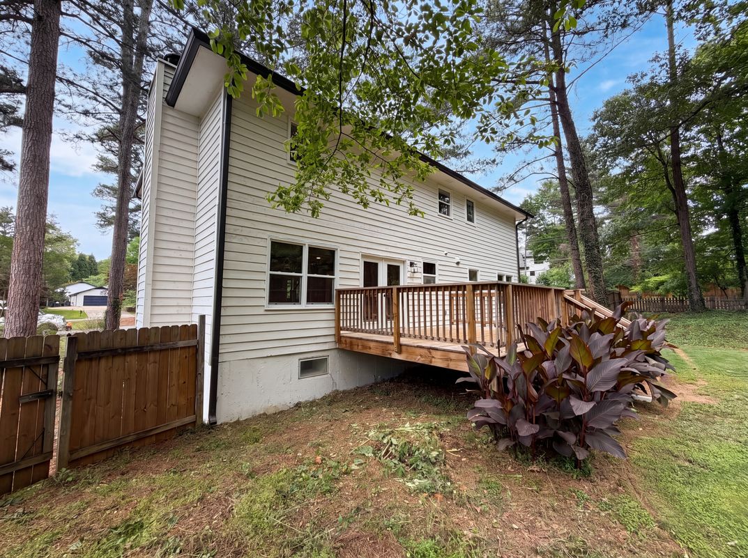 Photo 33 of 38 of 1772 Huntingford Dr, Marietta, GA