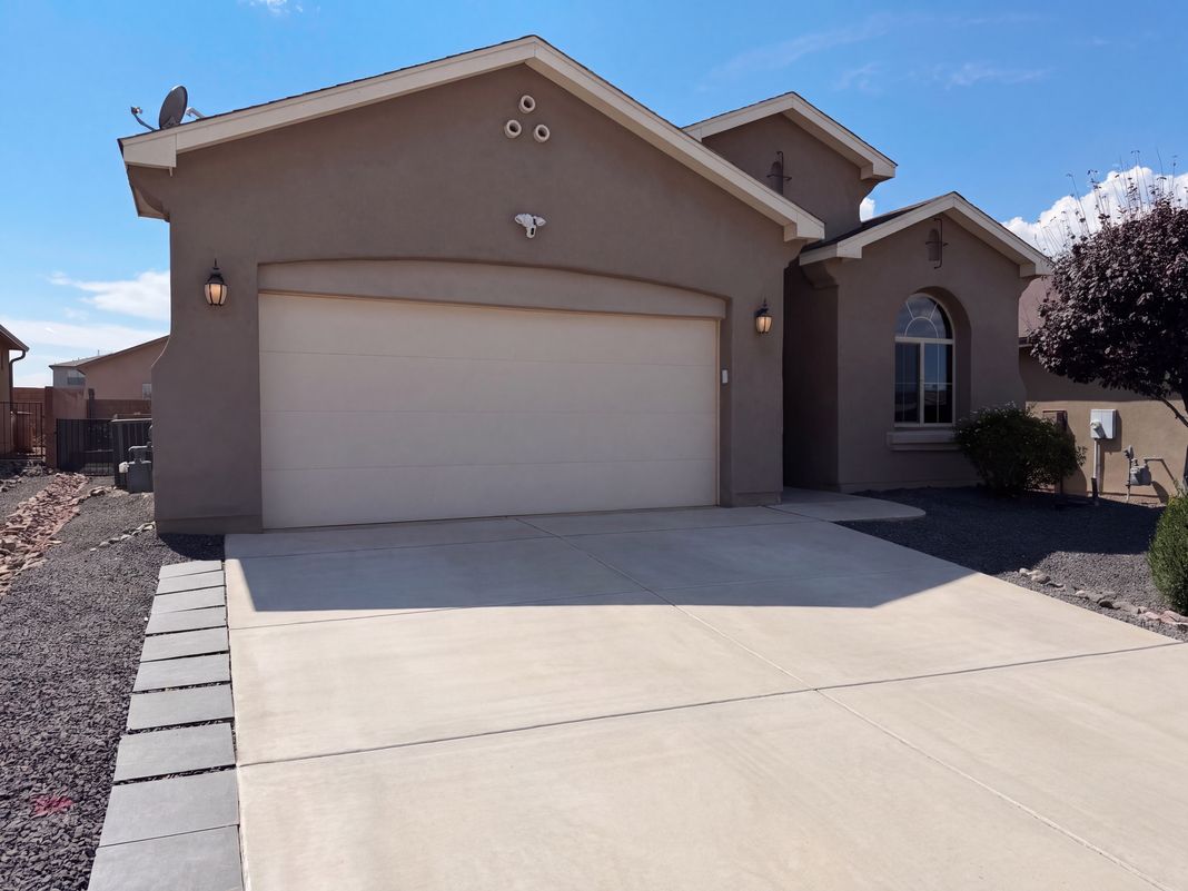 Photo 19 of 24 of 6384 Red Falcon Dr NE, Rio Rancho, NM