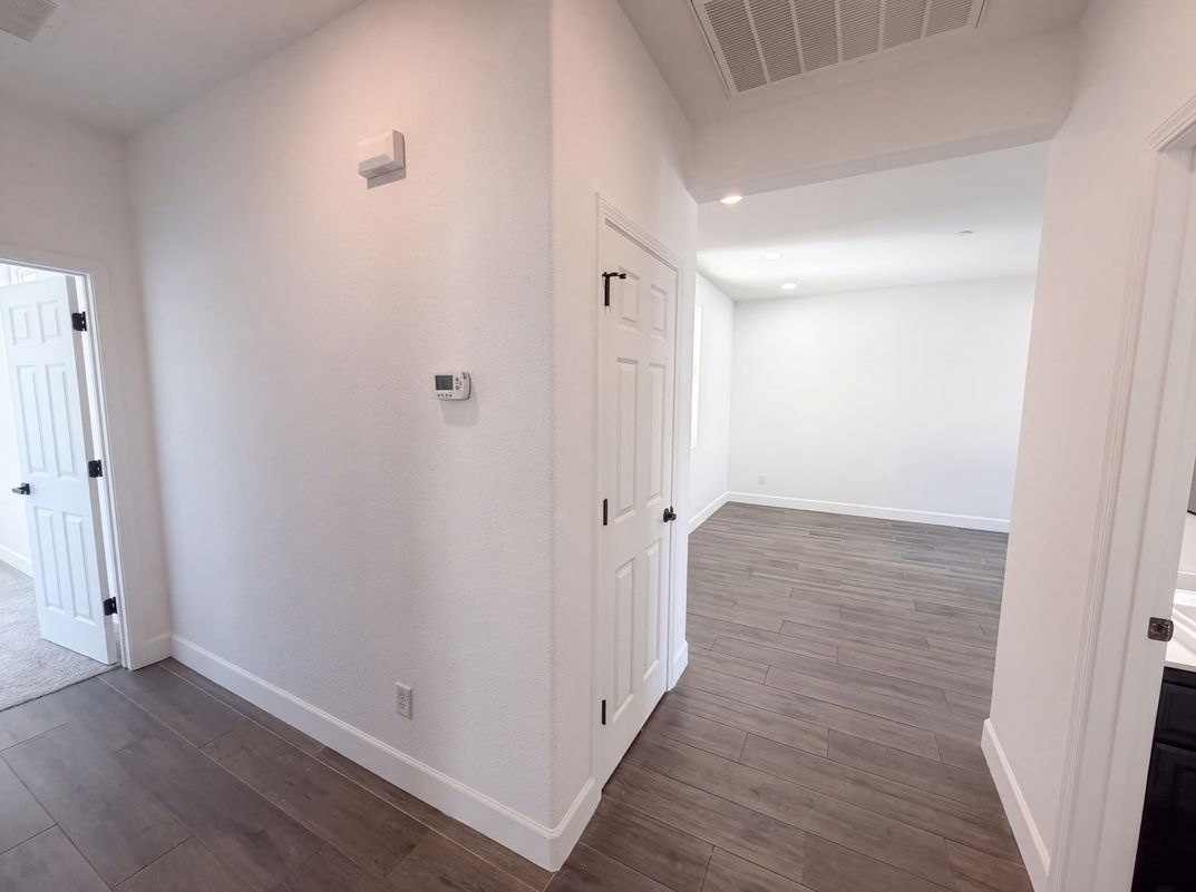 Photo 16 of 40 of 1216 Hamel Way, Galt, CA