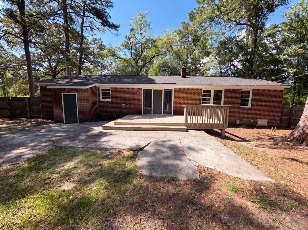 Photo 5 of 27 of 1425 Hollyberry Ln, West Columbia, SC