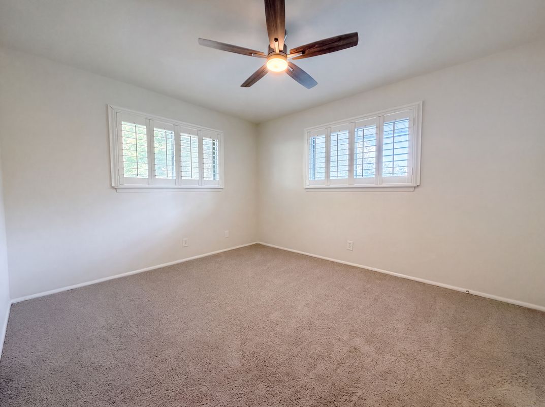 Photo 11 of 21 of 326 De Soto Dr, Universal City, TX