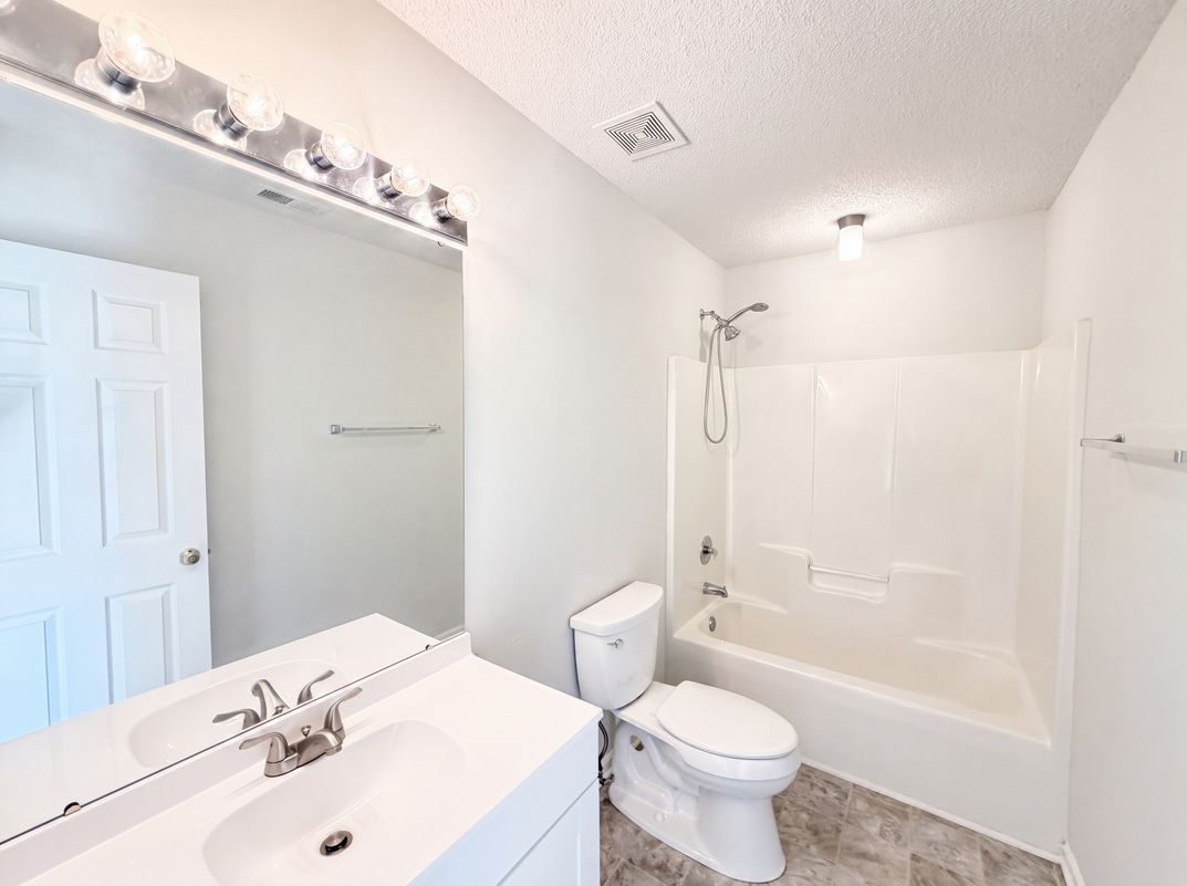 Photo 15 of 21 of 3016 Wyntree Ct, Matthews, NC