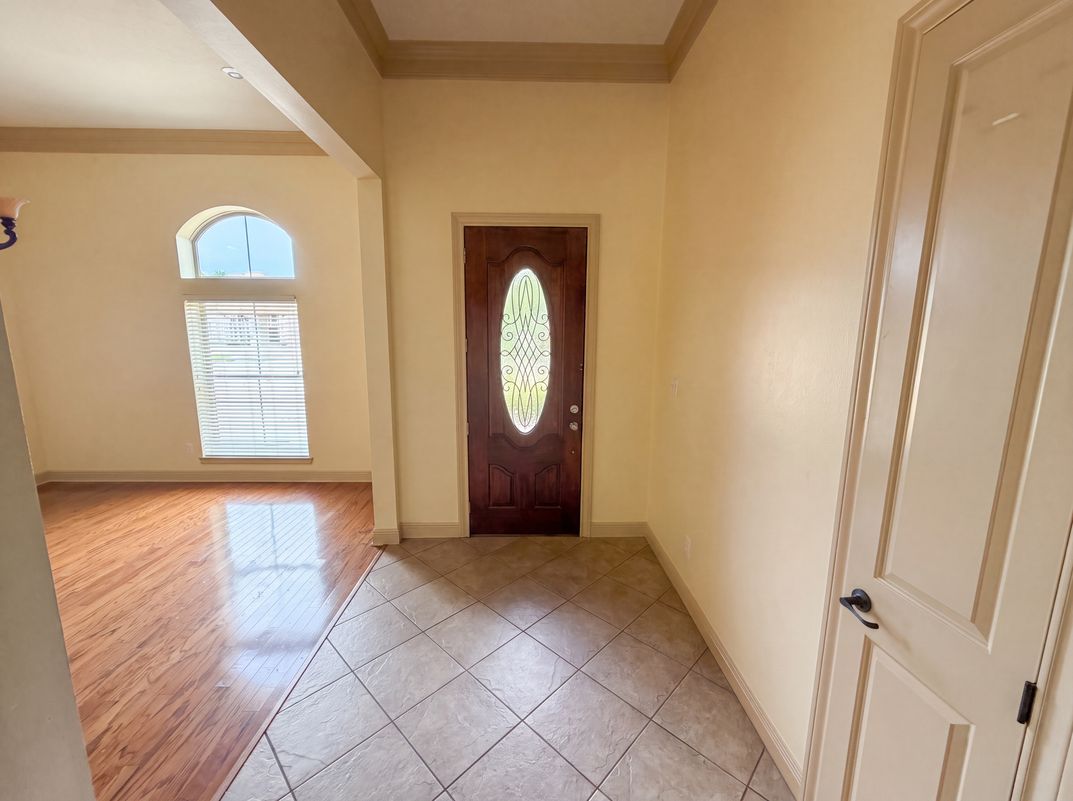 Photo 6 of 24 of 7945 Laurelwood St, Beaumont, TX