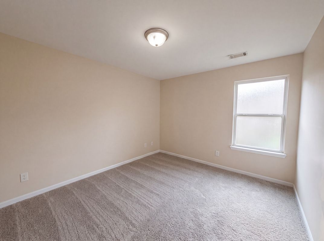 Photo 11 of 17 of 453 Castle Top Ln, Lawrenceville, GA