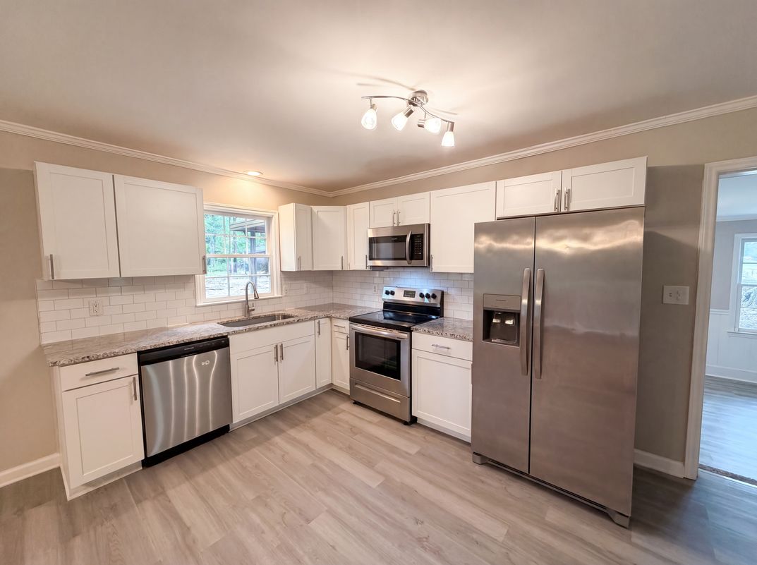 Photo 7 of 19 of 141 Greenbriar Dr, Matthews, NC