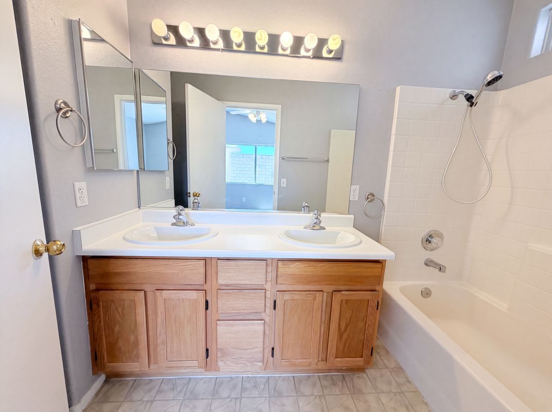 Photo 21 of 33 of 9121 Indian Breeze Dr, Las Vegas, NV