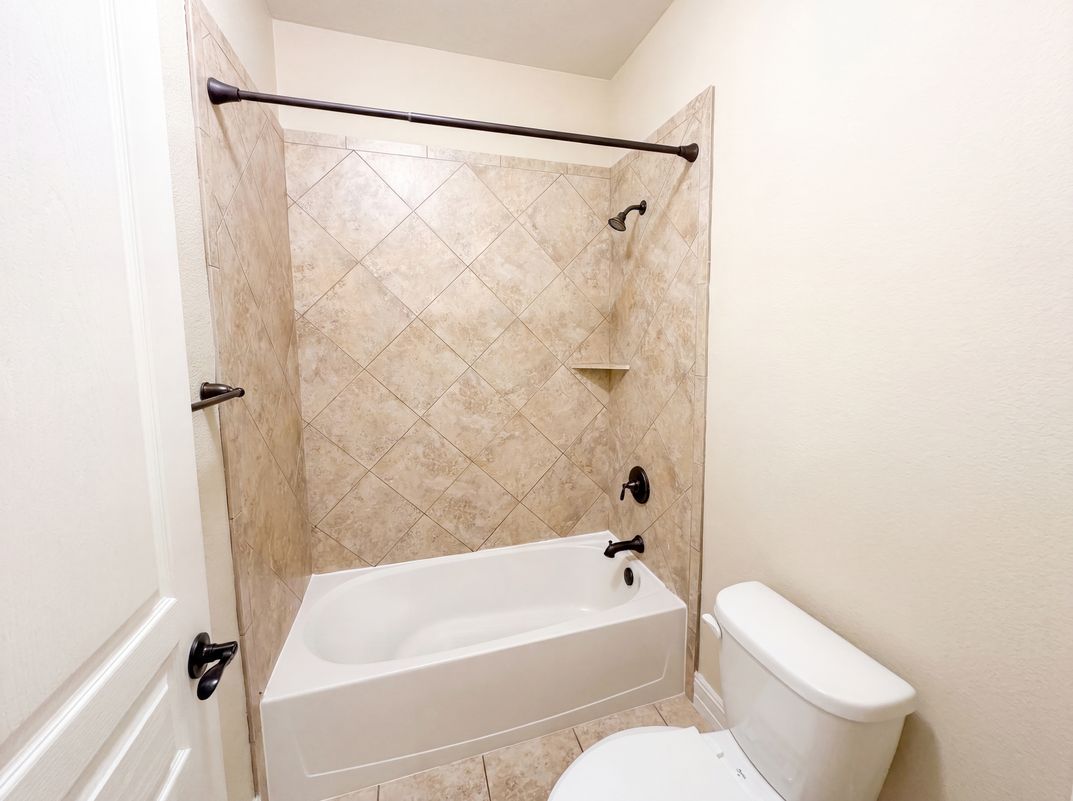 Photo 11 of 17 of 4416 Berry Ridge Ln, Frisco, TX