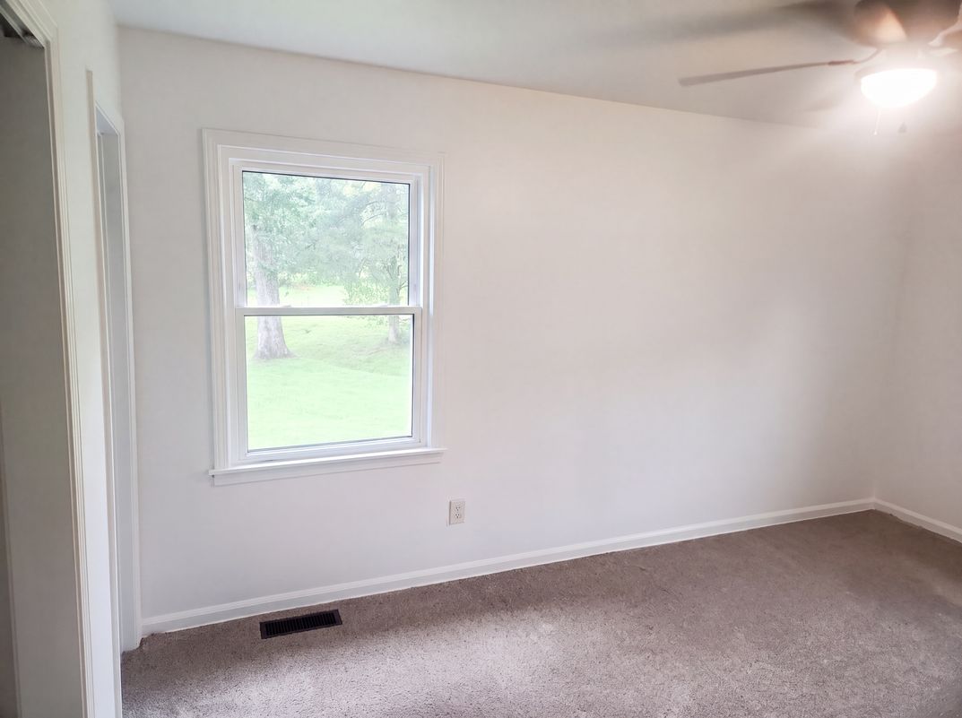 Photo 14 of 38 of 1212 2nd Ave SW, Alabaster, AL