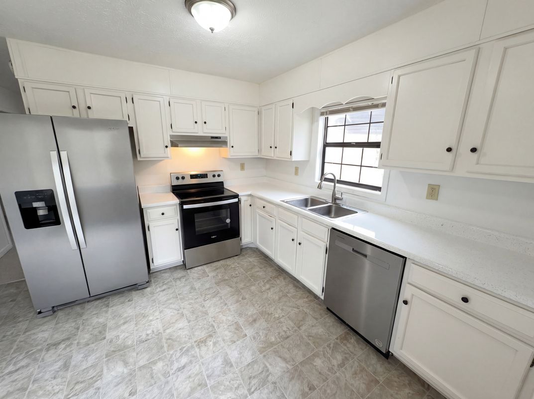 Photo 10 of 22 of 4400 Red Cedar Ct, Stone Mountain, GA