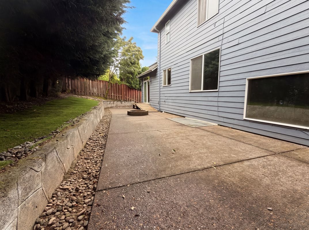 Photo 5 of 22 of 14210 SE Rolling Meadows Dr, Happy Valley, OR
