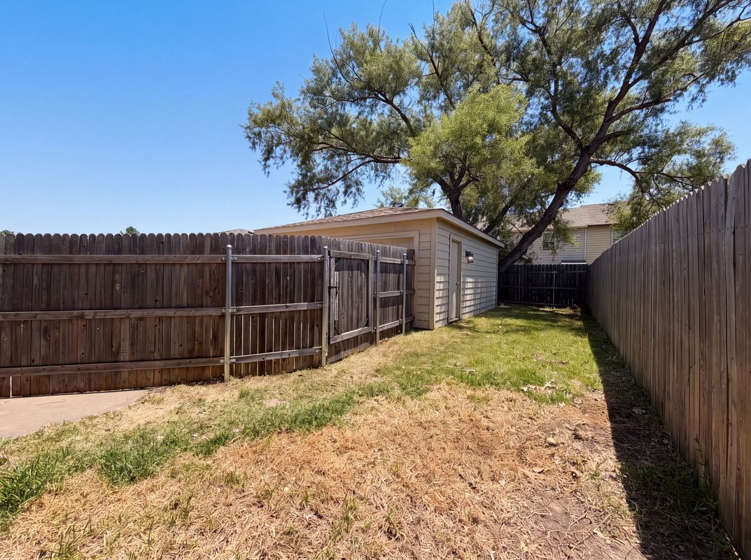 Photo 24 of 26 of 10636 Traymore Dr, Fort Worth, TX