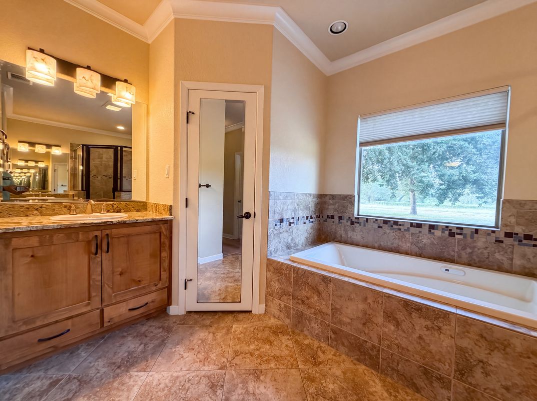 Photo 18 of 23 of 197 Vintage Ranch Cir, La Vernia, TX