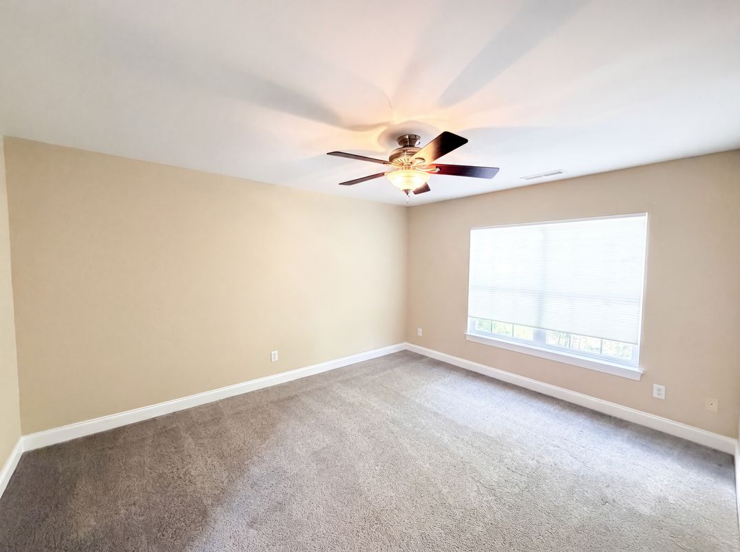 Photo 12 of 28 of 9928 Daufuskie Dr, Charlotte, NC