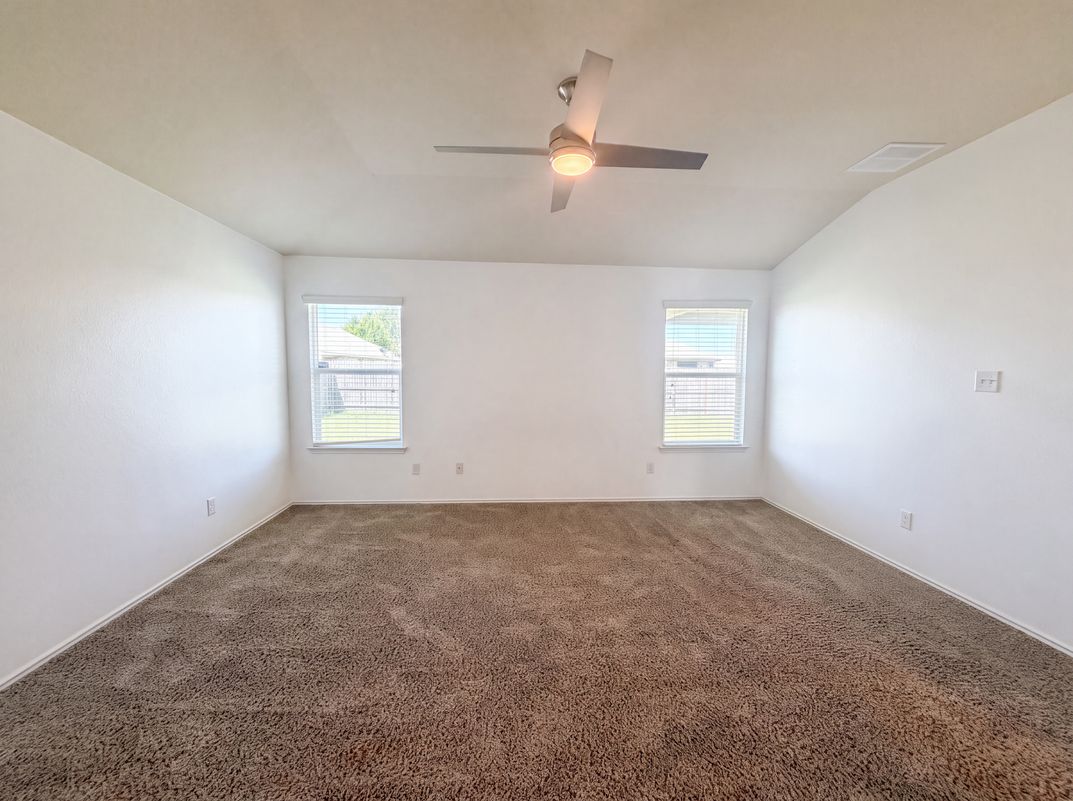 Photo 7 of 18 of 9301 Cricket Dr, Killeen, TX