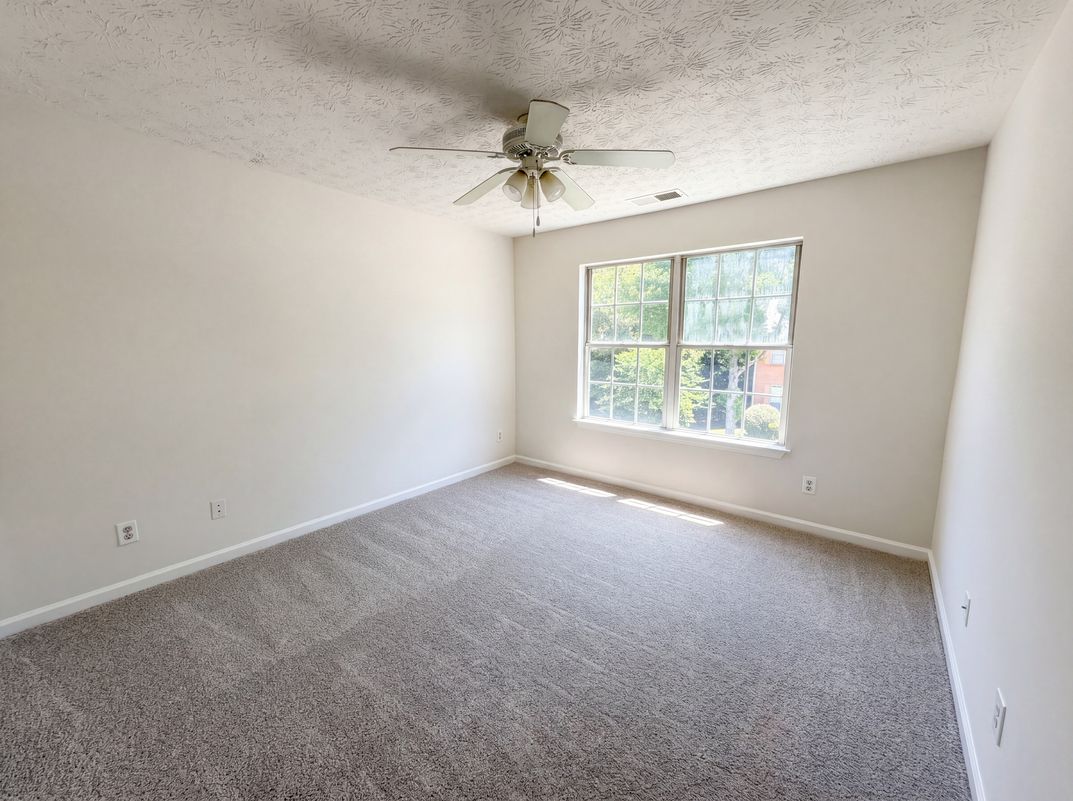 Photo 11 of 55 of 835 Shadow Lake Dr, Lithonia, GA