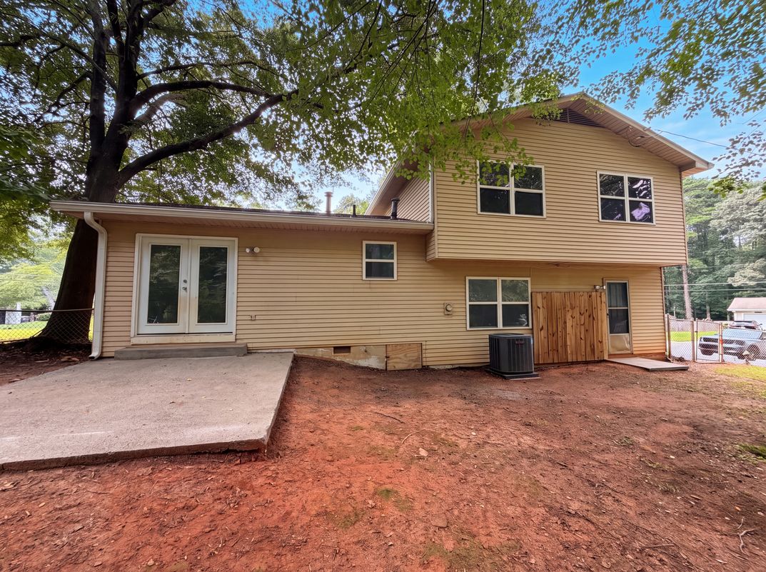 Photo 22 of 25 of 3691 Lavilla Dr, Powder Springs, GA