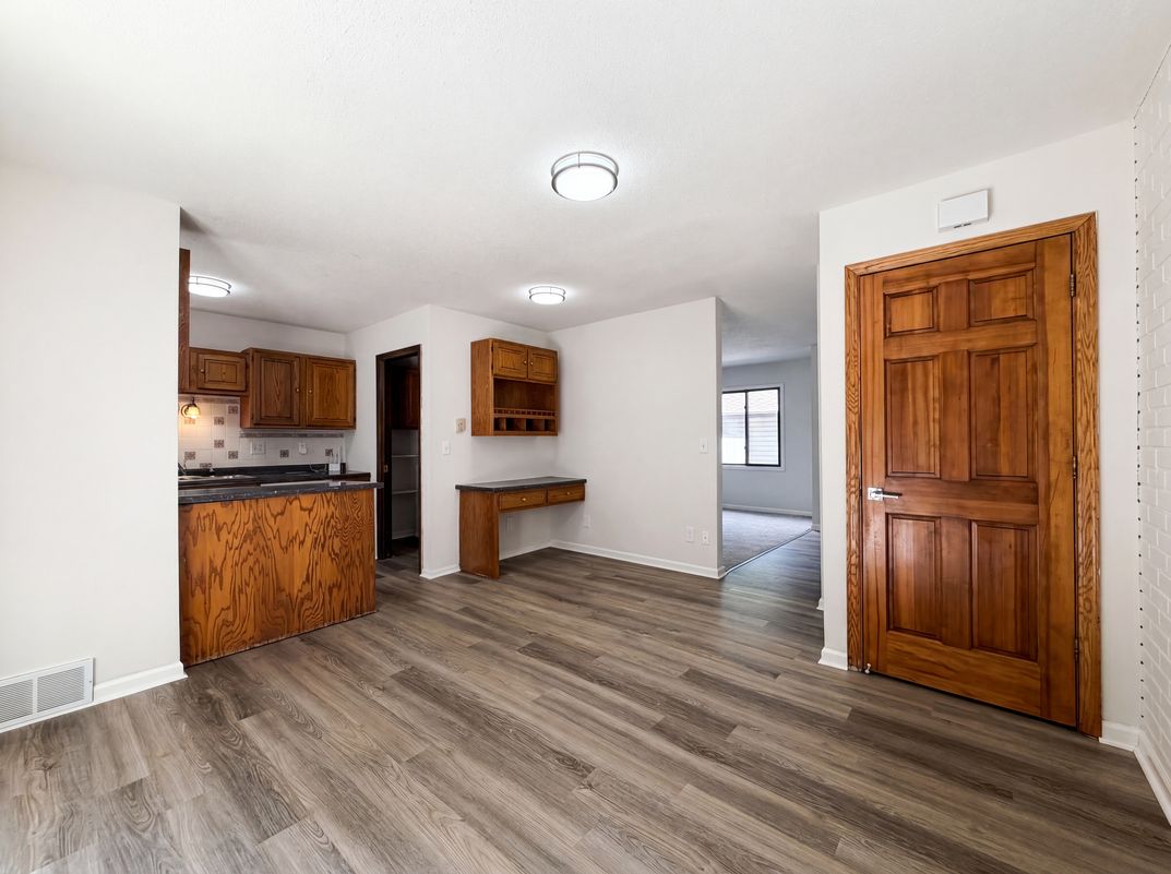 Photo 6 of 21 of 13637 Heather Hills Dr, Burnsville, MN