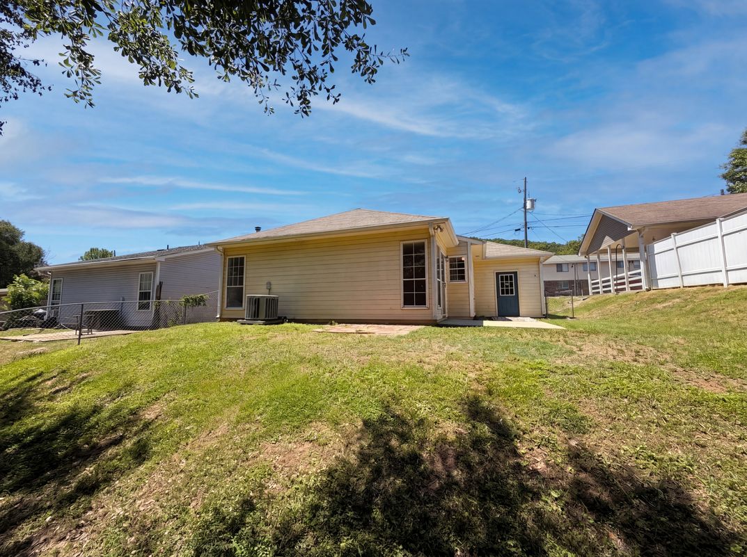 Photo 5 of 16 of 109 King Valley Rd, Pelham, AL